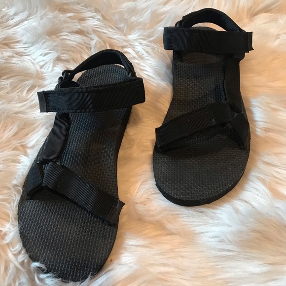 poshmark tevas